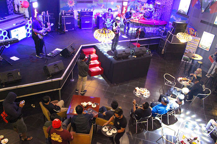 bar & bistro