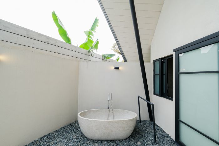 click to enlarge Deluxe Room